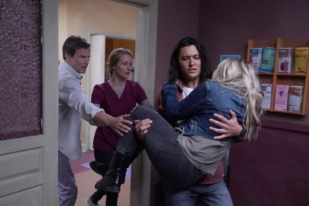 The Gifted : Foto Natalie Alyn Lind, Stephen Moyer