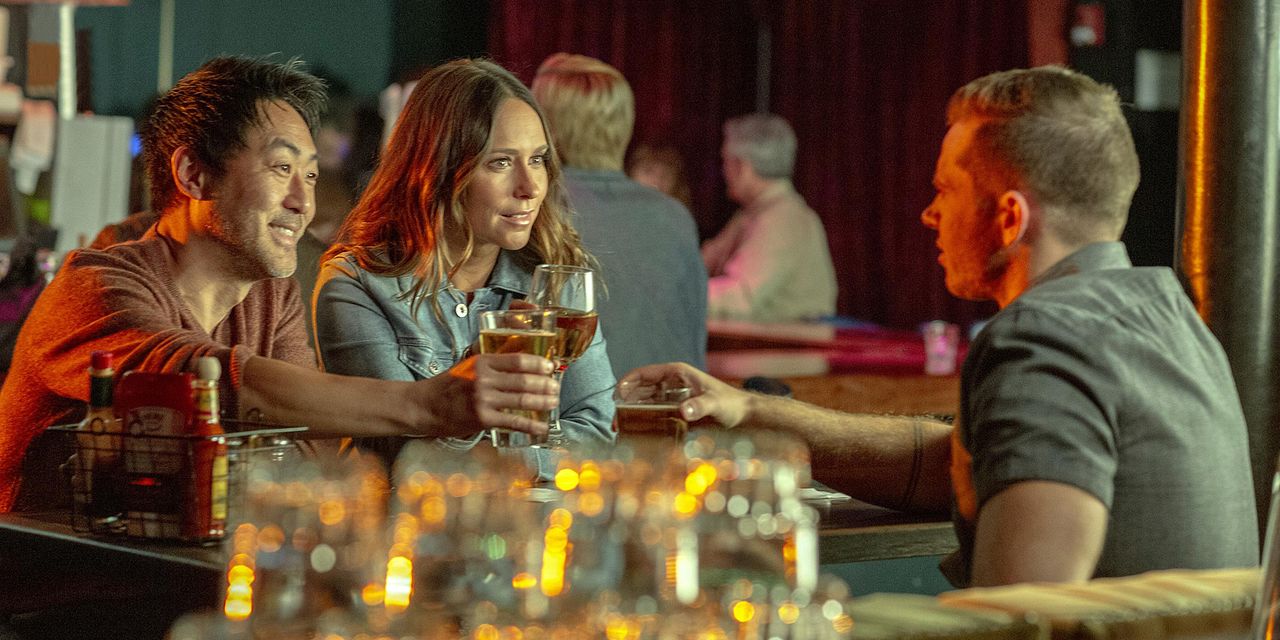 9-1-1 : Foto Kenneth Choi, Jennifer Love Hewitt