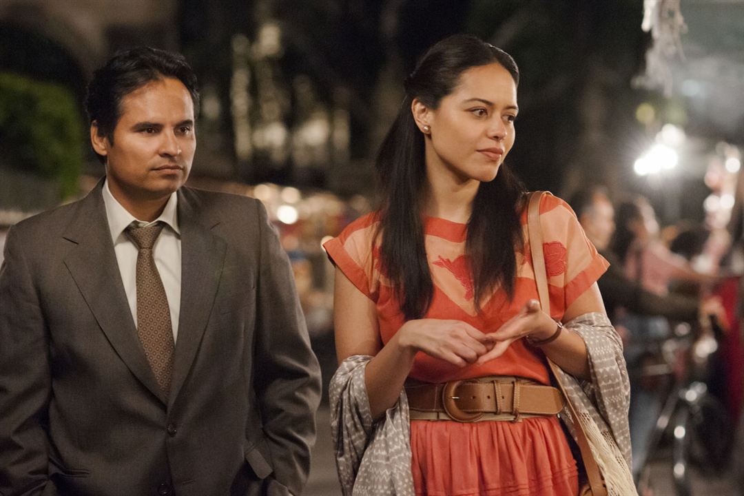 Narcos: México : Foto Alyssa Diaz, Michael Peña