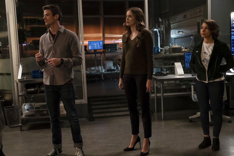 Flash : Foto Danielle Panabaker, Jessica Parker Kennedy, Grant Gustin