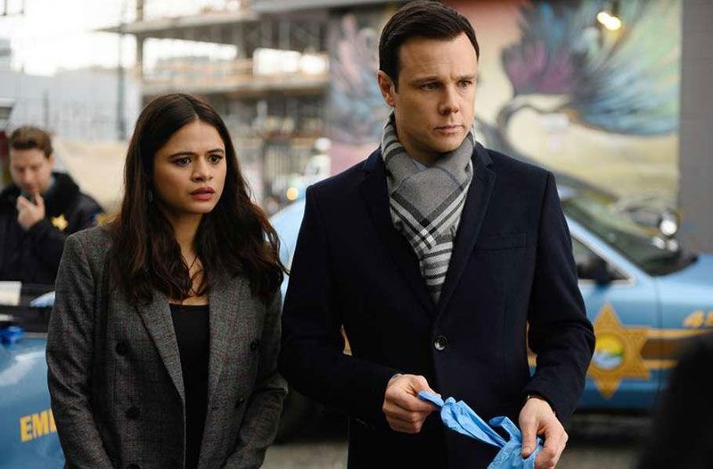 Foto Melonie Diaz, Rupert Evans