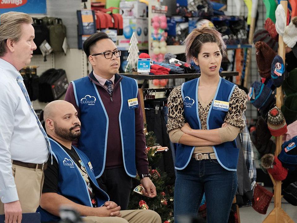 Superstore : Foto Nichole Bloom, Nico Santos
