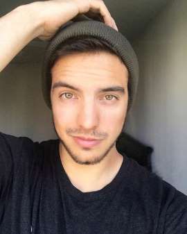 Póster Vadhir Derbez