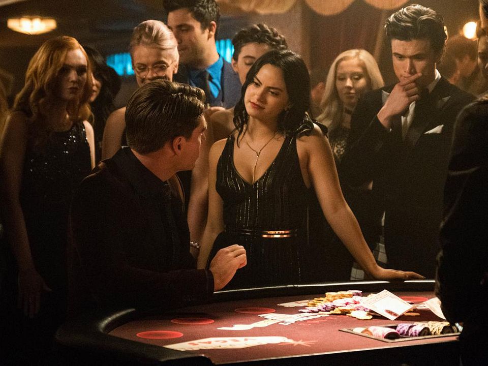 Riverdale : Foto Charles Melton, Camila Mendes