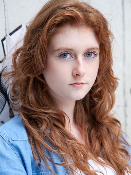 Póster Faye Daveney