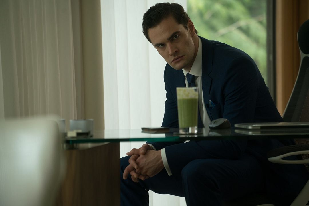 Venganza : Foto Tom Bateman