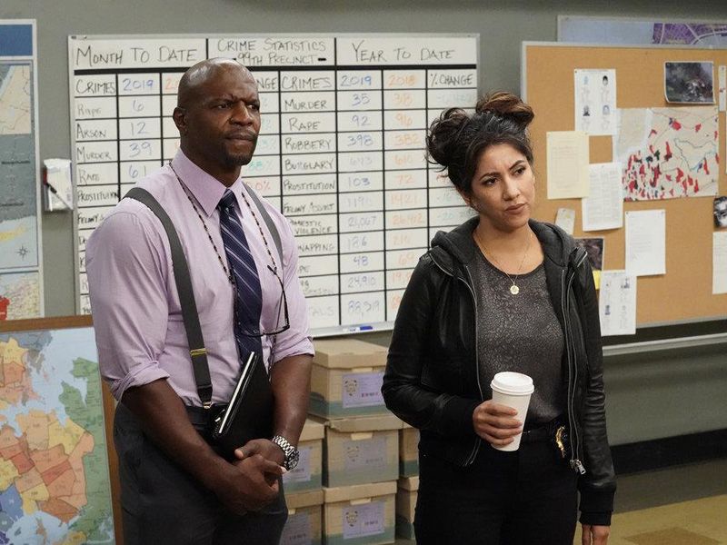 Brooklyn, Precinto 99 : Foto Stephanie Beatriz, Terry Crews