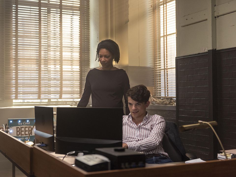 Killing Eve : Foto Nina Sosanya