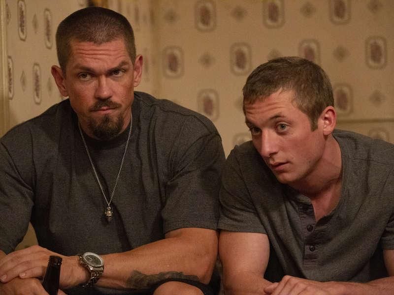 Foto Steve Howey, Jeremy Allen White