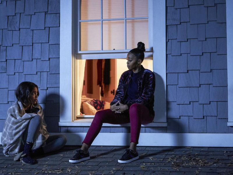 Foto China Anne McClain, Nafessa Williams