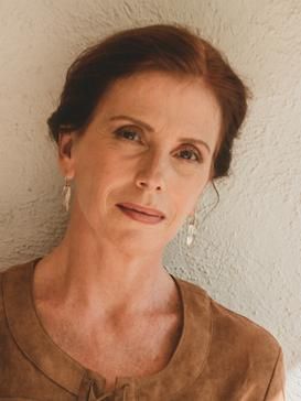 Póster Claudia Lobo