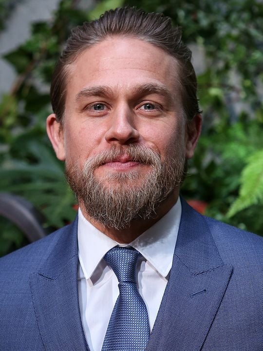 Póster Charlie Hunnam