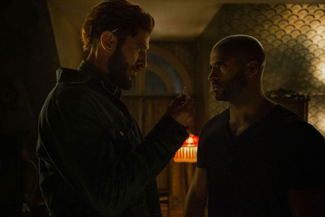 American Gods : Foto Ricky Whittle, Pablo Schreiber
