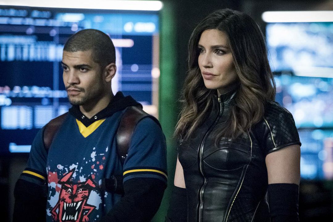 Arrow : Foto Juliana Harkavy