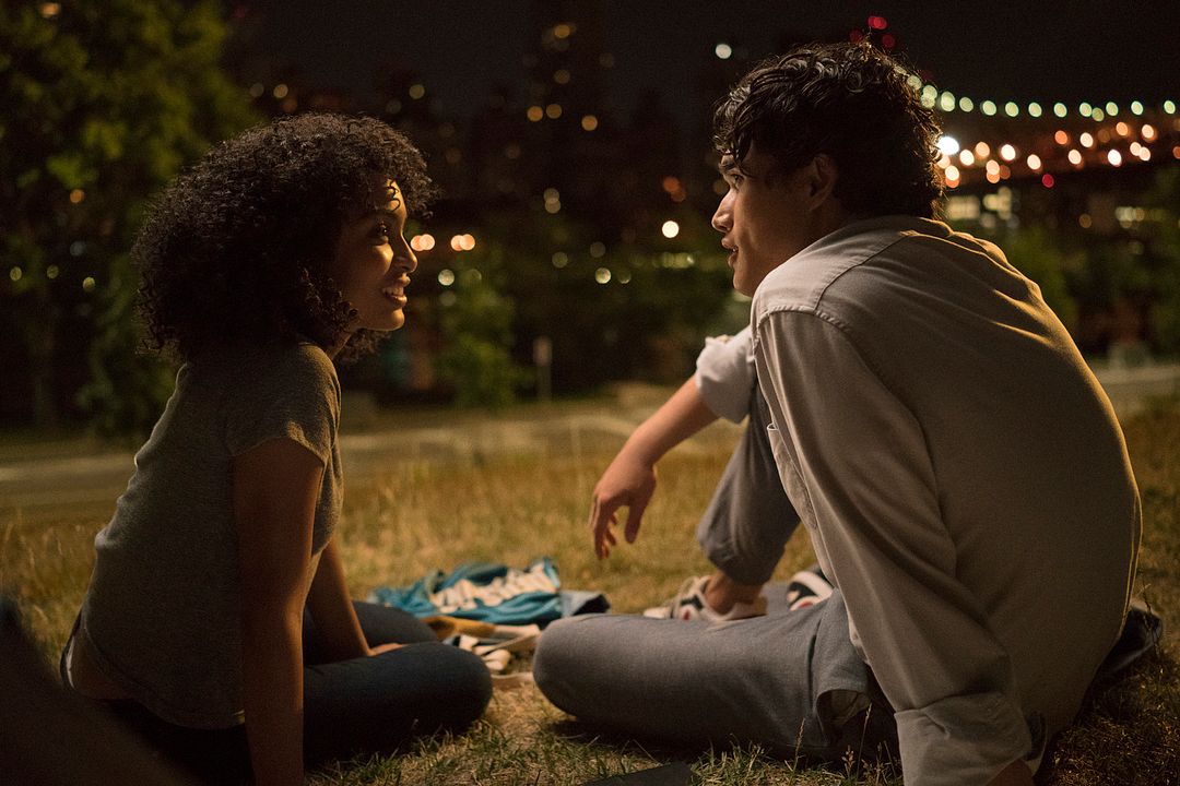 El sol también es una estrella : Foto Yara Shahidi, Charles Melton
