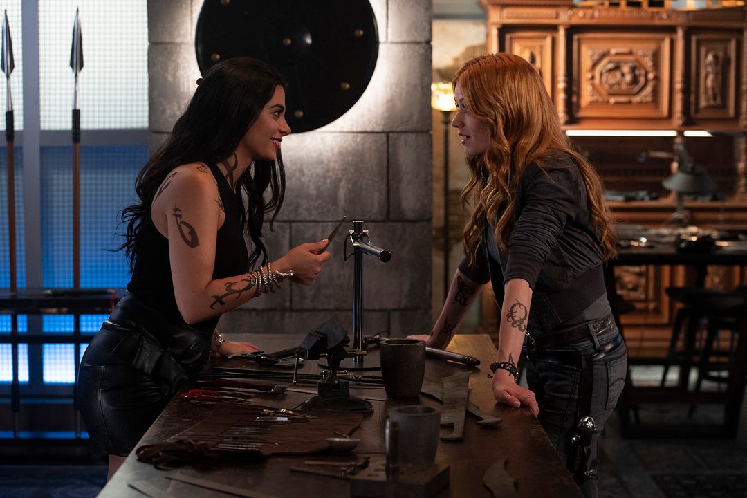 Shadowhunters : Foto Katherine McNamara, Emeraude Toubia