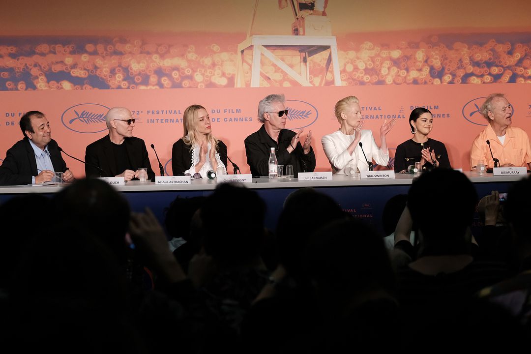 Los muertos no mueren : Cobertura de revista Chloë Sevigny, Jim Jarmusch, Bill Murray, Selena Gomez