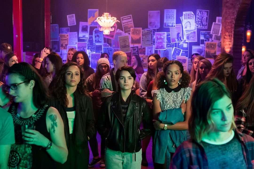 Trinkets : Foto Quintessa Swindell, Kiana Madeira, Brianna Hildebrand