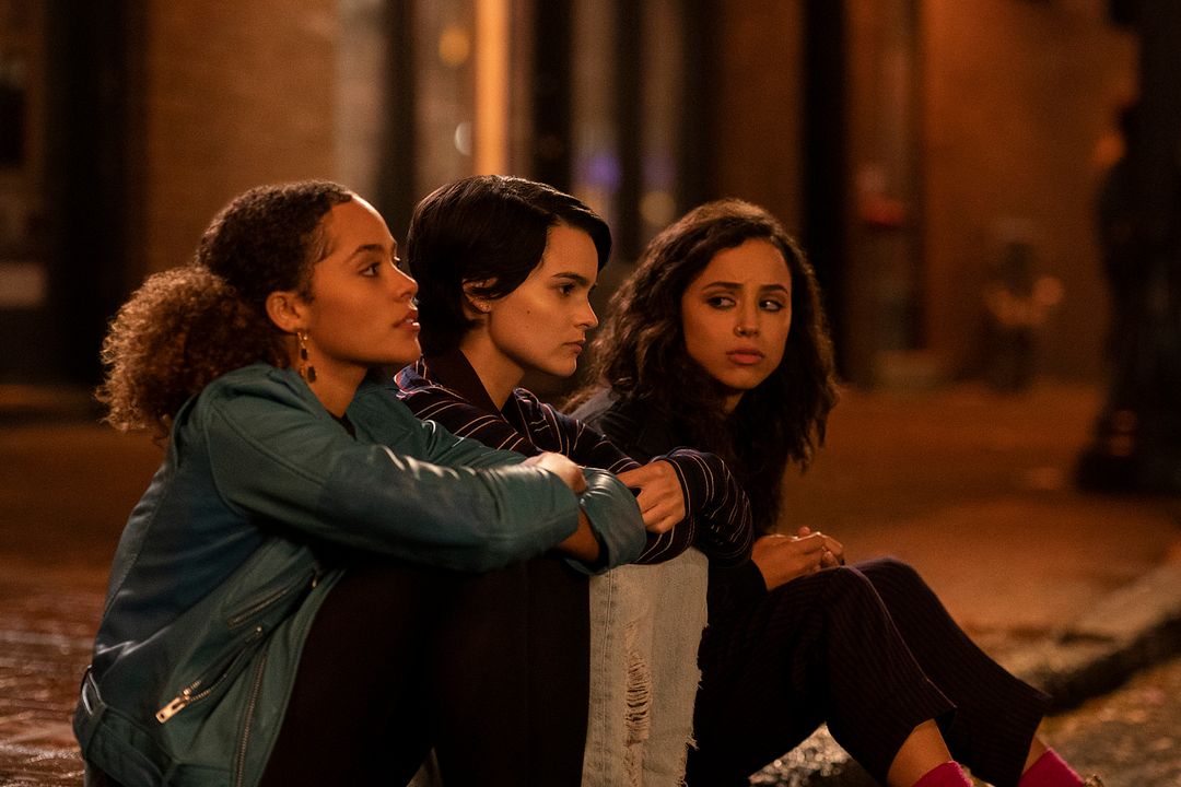 Trinkets : Foto Kiana Madeira, Brianna Hildebrand, Quintessa Swindell