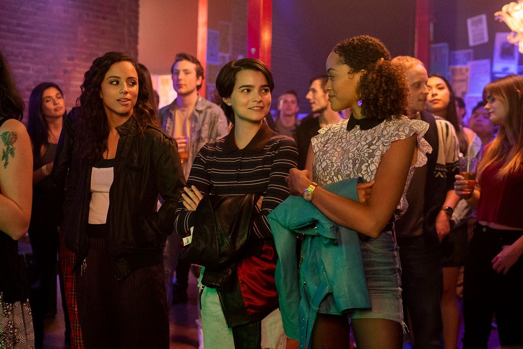 Trinkets : Foto Kiana Madeira, Quintessa Swindell, Brianna Hildebrand