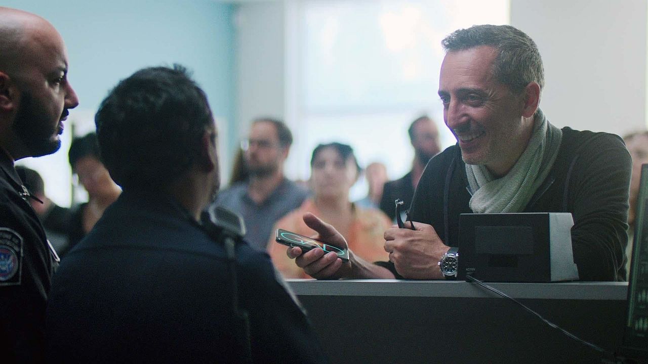 Huge in France: anónimo otra vez : Póster