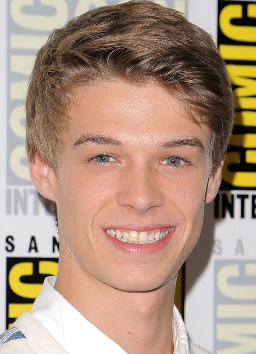 Póster Colin Ford