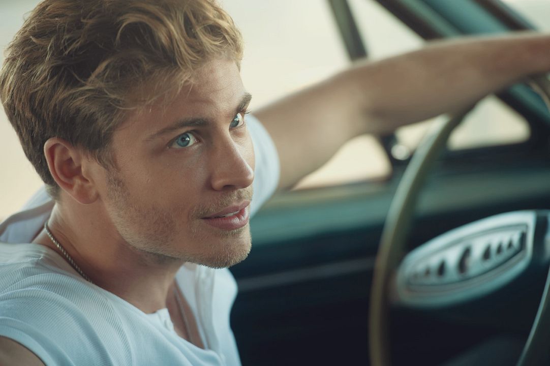 Close to the Horizon : Foto