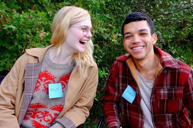 Violet y Finch : Foto Justice Smith, Elle Fanning