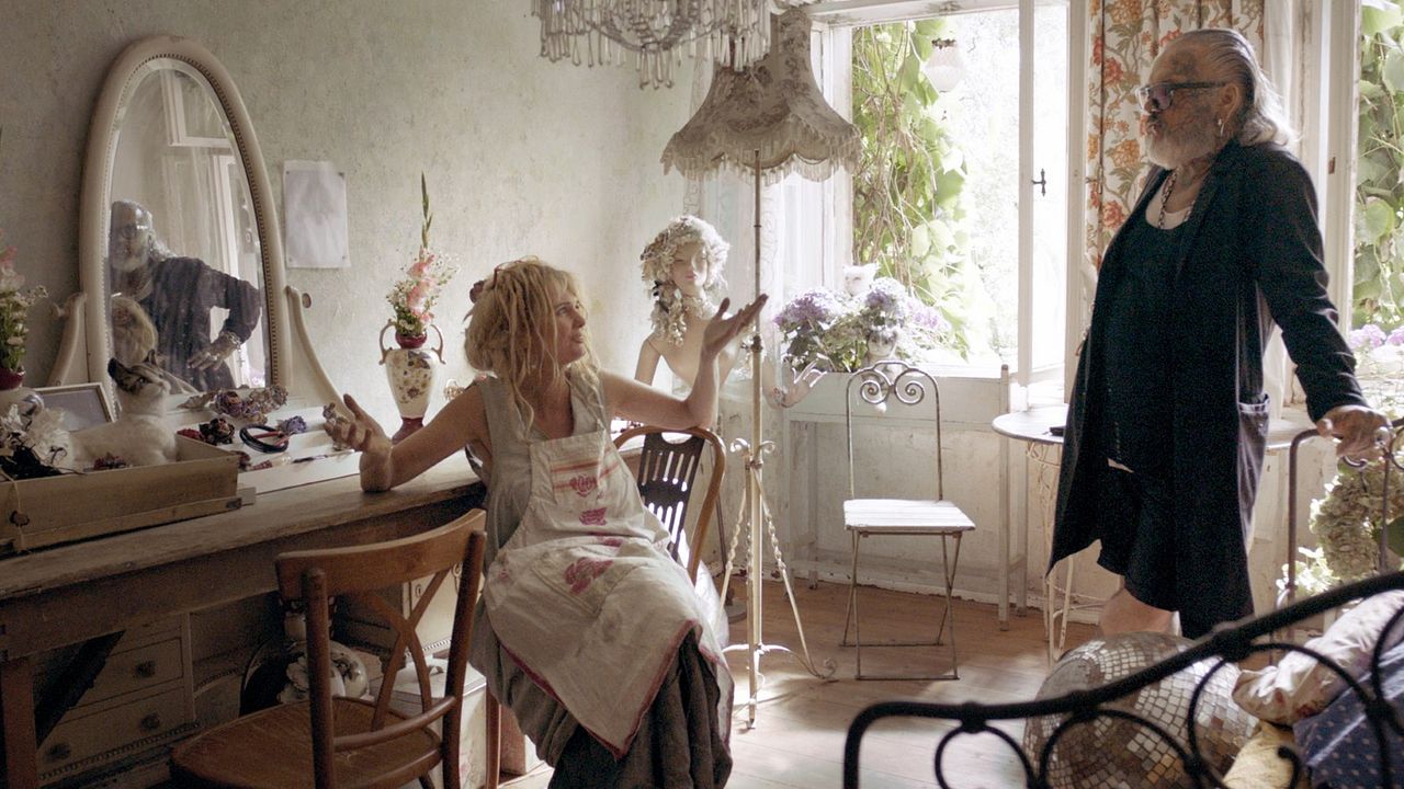 Beauty and Decay : Foto