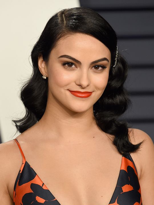 Póster Camila Mendes