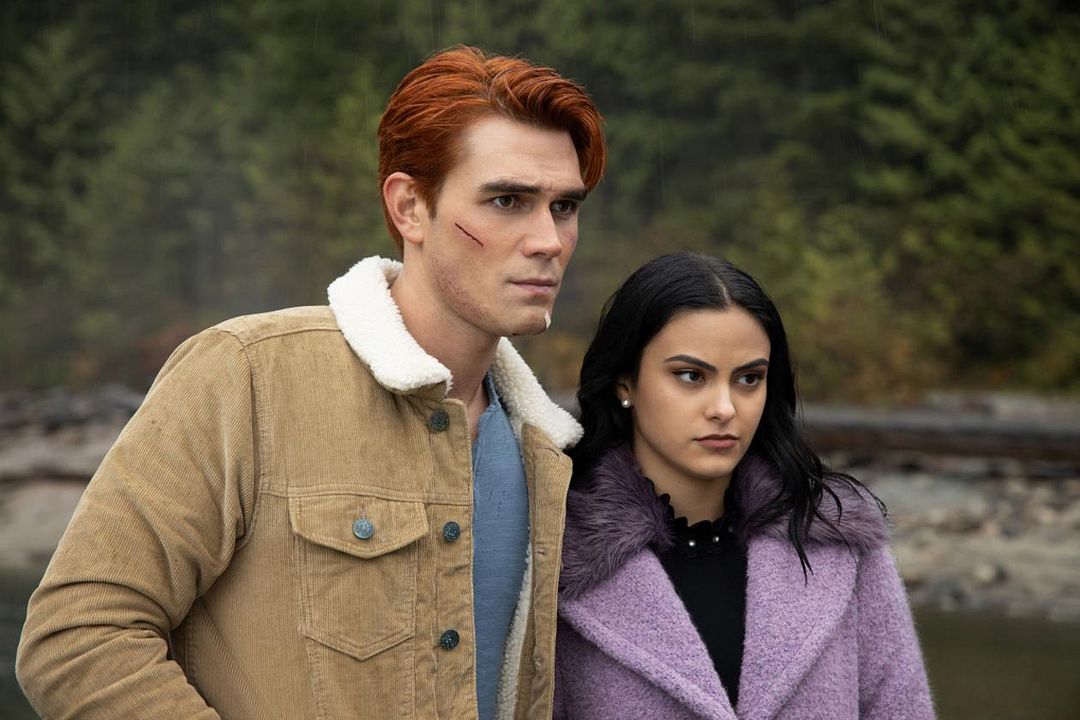 Riverdale : Foto K.J. Apa, Camila Mendes
