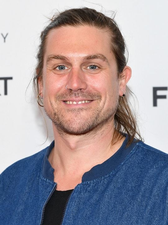 Póster Tim Travers Hawkins