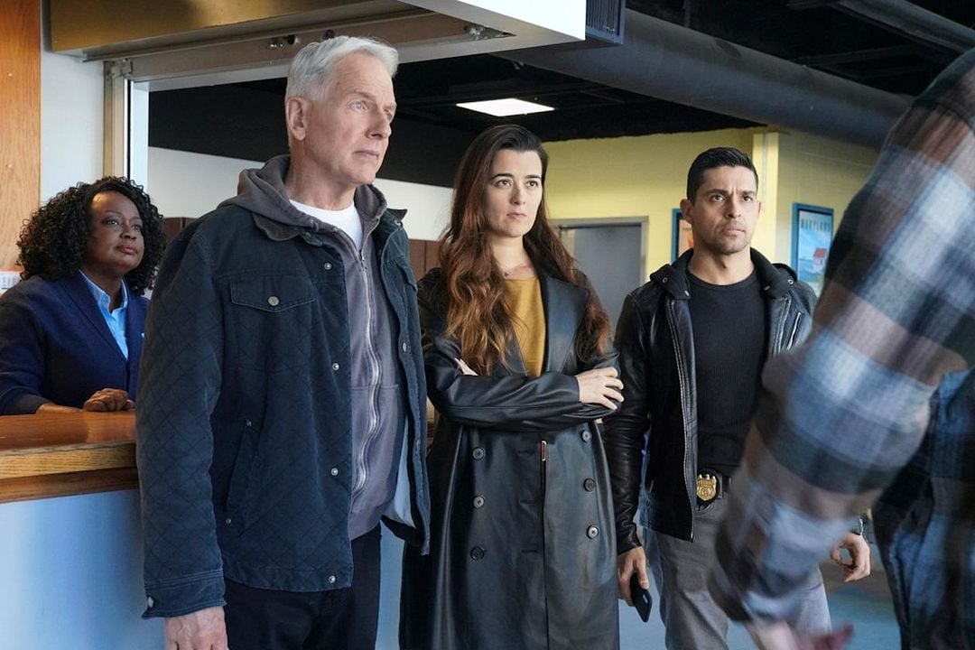 Foto Mark Harmon, Wilmer Valderrama, Cote De Pablo