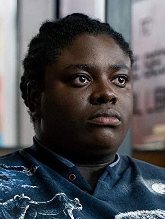 Póster Chinenye Ezeudu