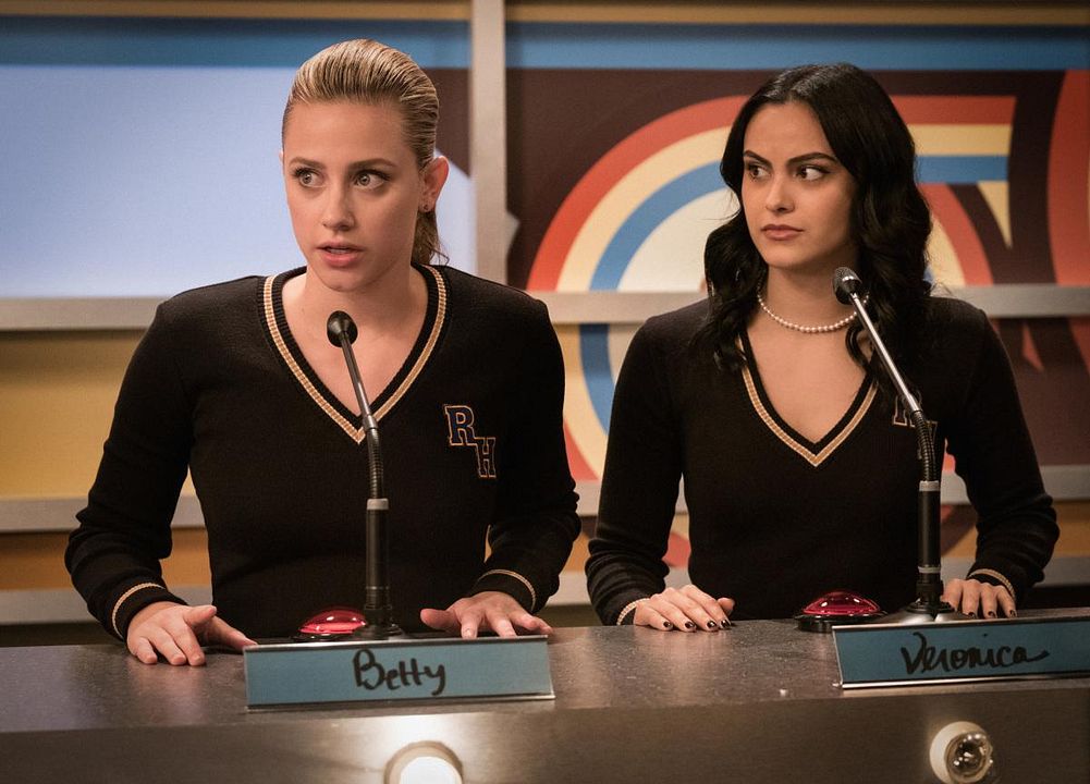 Riverdale : Foto Lili Reinhart, Camila Mendes