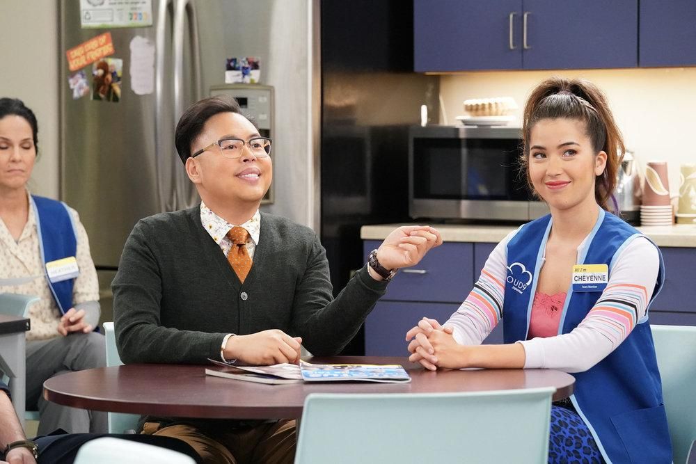 Superstore : Foto Nichole Bloom, Nico Santos