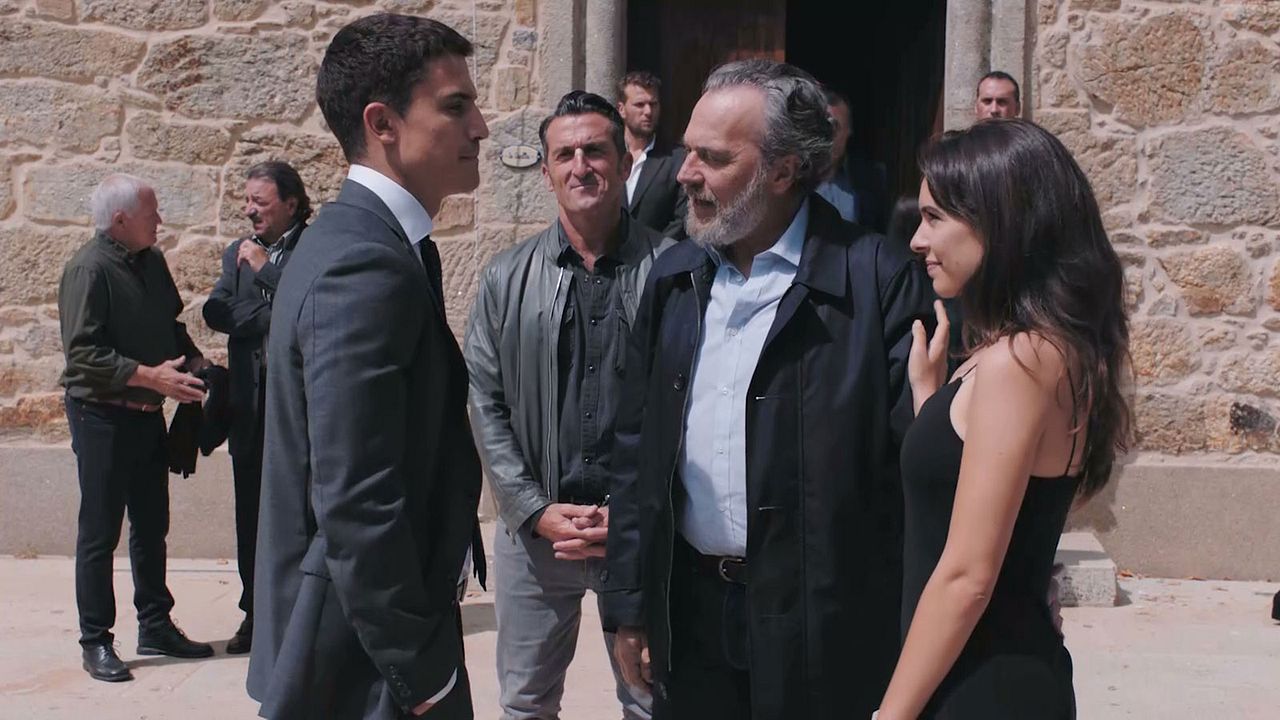 Vivir sin permiso : Foto José Coronado, Alex González, Claudia Traisac