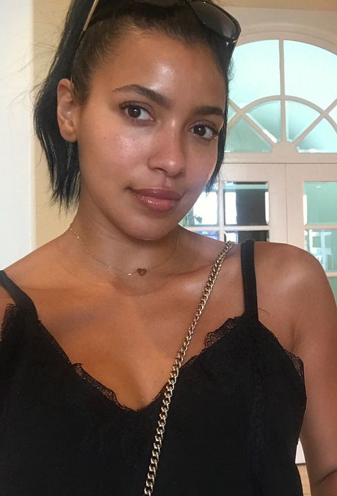 Póster Julissa Bermudez