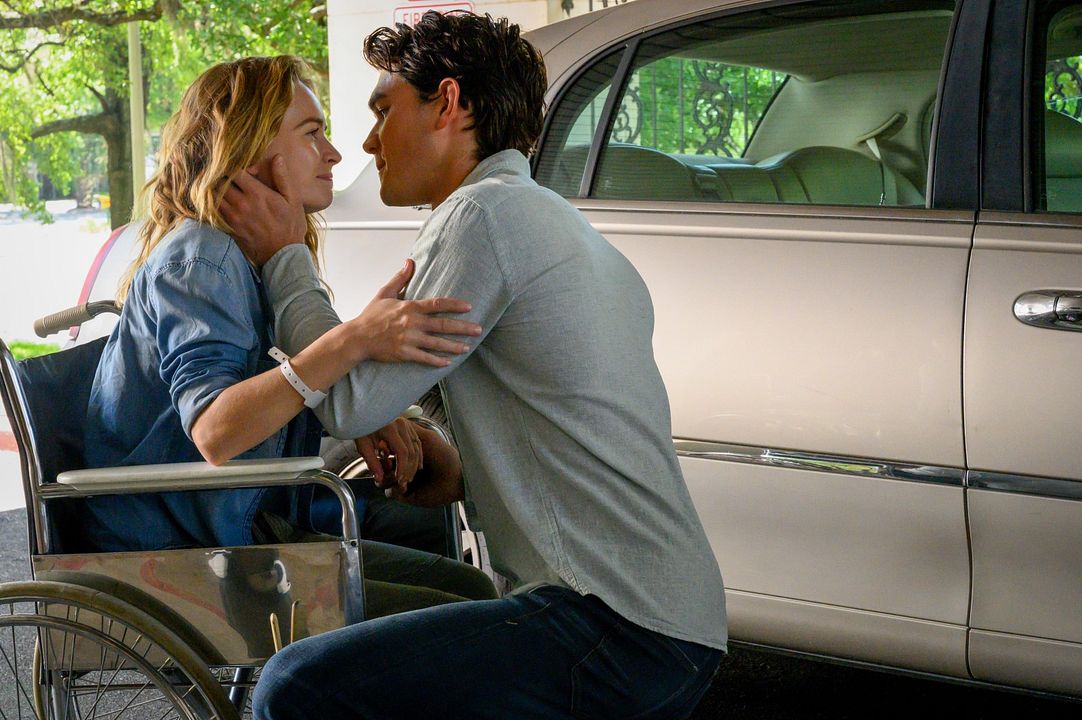 Mientras estés conmigo : Foto K.J. Apa, Britt Robertson