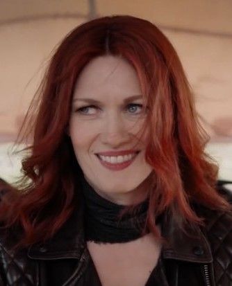 Póster Mireille Enos