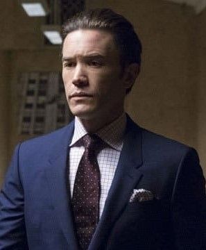 Póster Tom Pelphrey
