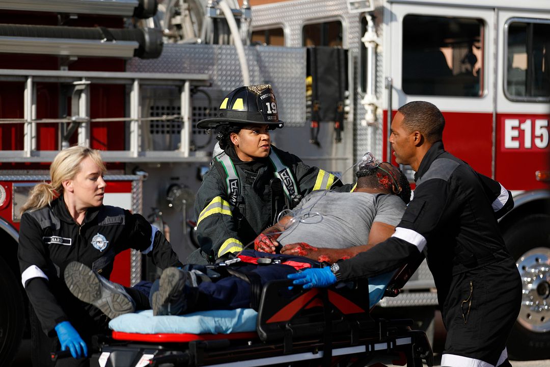 Estación 19 : Foto Jason George (II), Barrett Doss