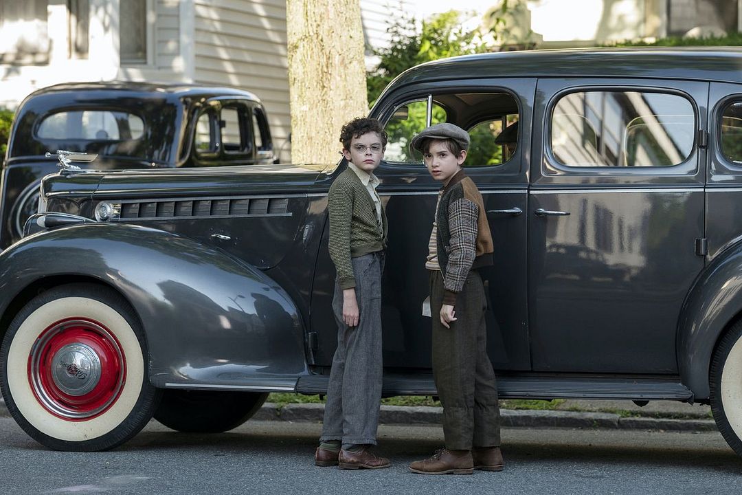 La conjura contra América : Foto Azhy Robertson, Jacob Laval