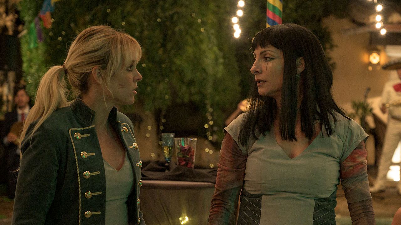 Vis a Vis: El Oasis : Foto Najwa Nimri, Maggie Civantos