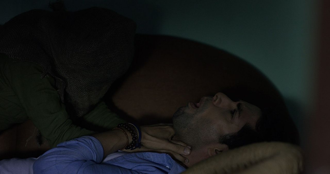 Behind The Trees : Foto