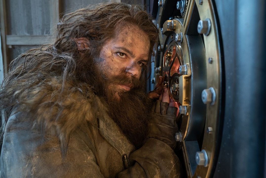 Artemis Fowl: El mundo subterráneo : Foto Josh Gad