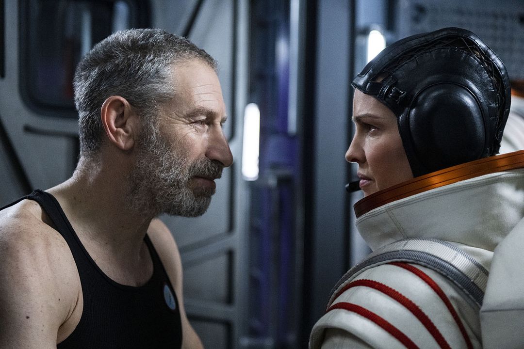 Away : Foto Mark Ivanir, Hilary Swank