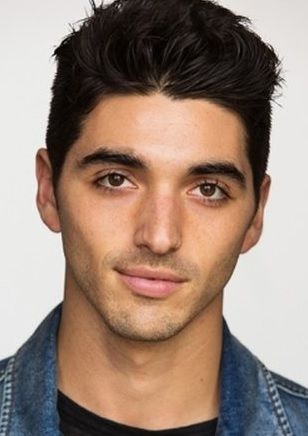 Póster Taylor Zakhar Perez