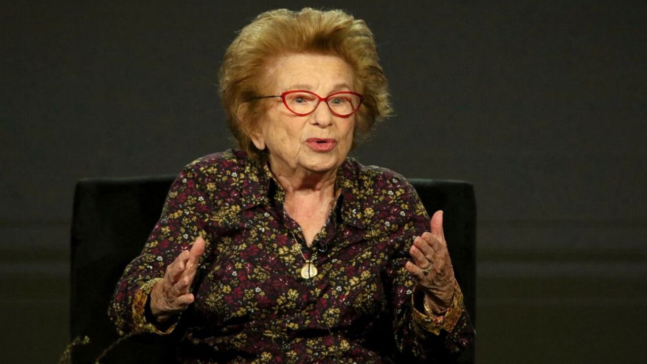 Ask Dr. Ruth : Foto