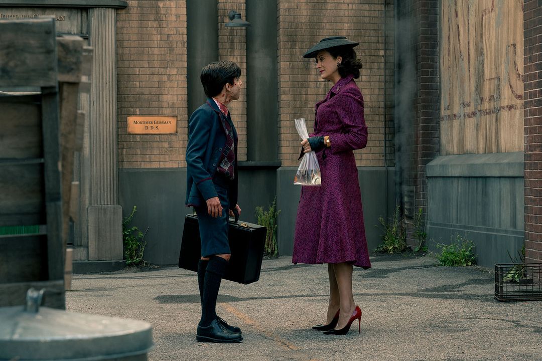 The Umbrella Academy : Foto Kate Walsh, Aidan Gallagher